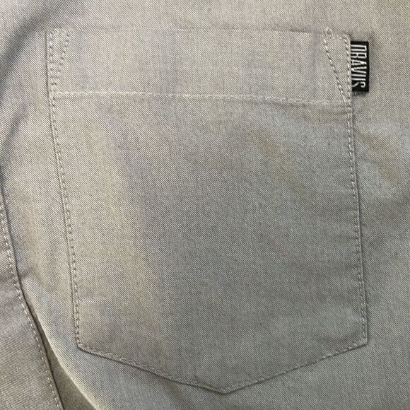 Dravus button up shirt.  Grey.  Size Large. - Picture 4 of 6